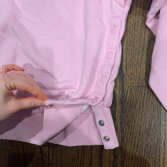 Like New Roots Pink Crewneck Sweatshirt with Side Buttons Pink Women’s Small - Picture 3 of 8